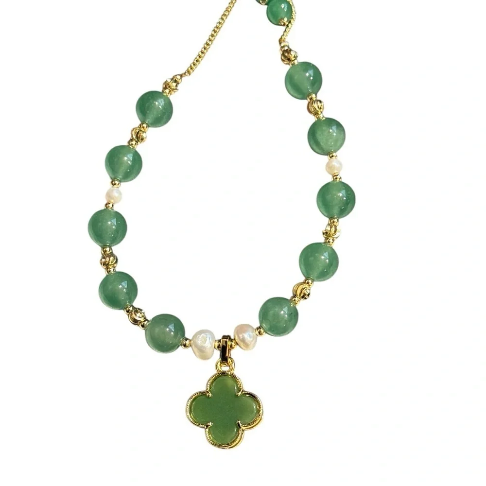 New Jade Clover Beaded Bracelet with Gold Brass Accents - Picture 2 of 3